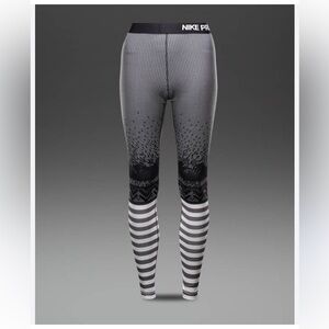 Nike Pro Hyperwarm Engineered Print Tight, Size Small